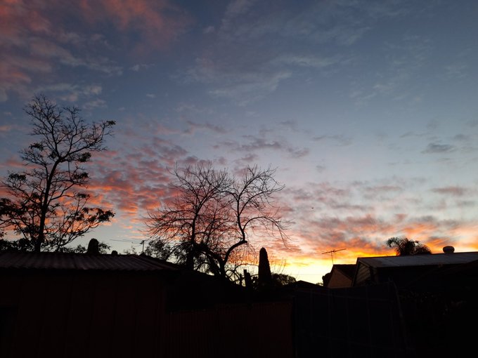 This morning sunset.....just missing a coffee 🥰 #morning #sunset #australia #beautiful https://t.co/<a href="/tag/beautiful"class="tags"><span>#beautiful</span></a><a href="/tag/sunset"class="tags"><span>#sunset</span></a><a href="/tag/morning"class="tags"><span>#morning</span></a><a href="/tag/australia"class="tags"><span>#australia</span></a>