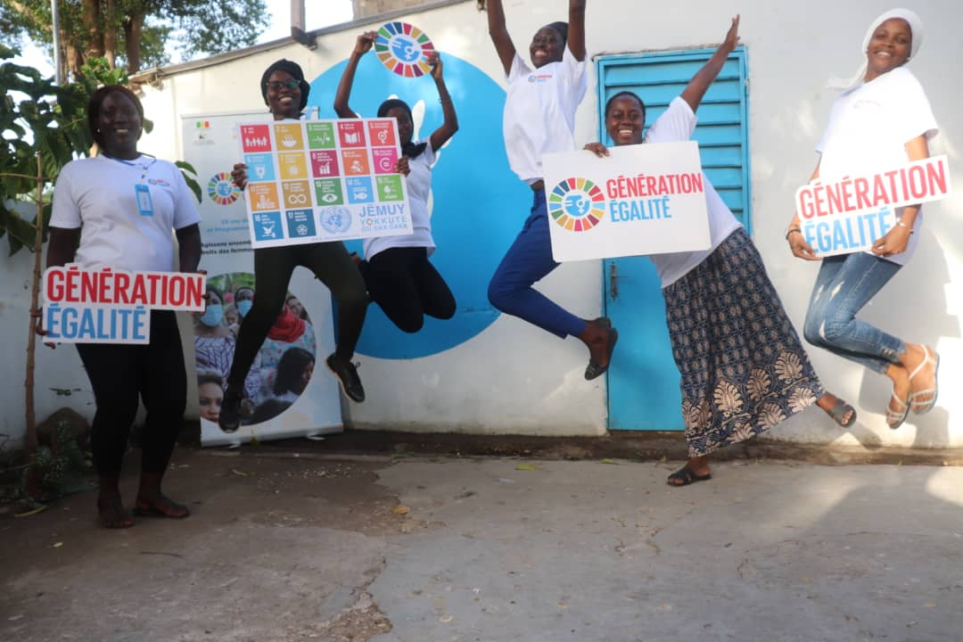 DECLICsud's tweet photo. Top c'est partie...
Tous ensemble pour clôturer la campagne génération égalité le mercredi 30 juin  15h à  DECLIC 
@unicefsenegal @OulimataSarr @ONUFemmes @DiopKhadyYama1 @diack_amy 
#GenerationEquality 
#declicsud   
#kebetu 
#Jaly https://t.co/QxpQhUUWQX