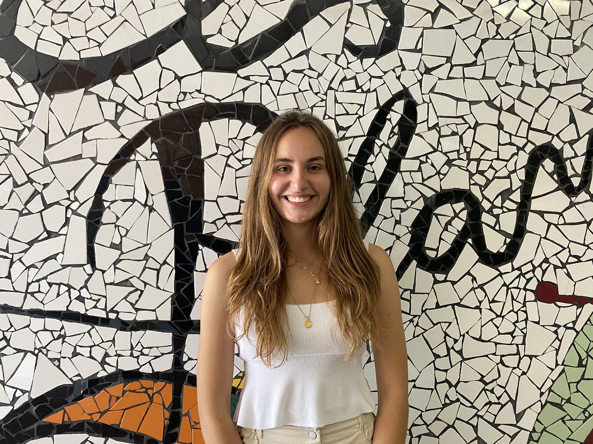 La Teresa Velasco ha aconseguit un 9,90 a les proves PAU. 
És la nota més alta de Catalunya i l’ha tret juntament amb 4 noies i 2 nois més. 
Enhorabona, Teresa, per la qualificació obtinguda i pel treball constant i decidit que has mantingut!! Orgullosos de tu!👏🏻👏🏻👏🏻👏🏻
#PAU2021