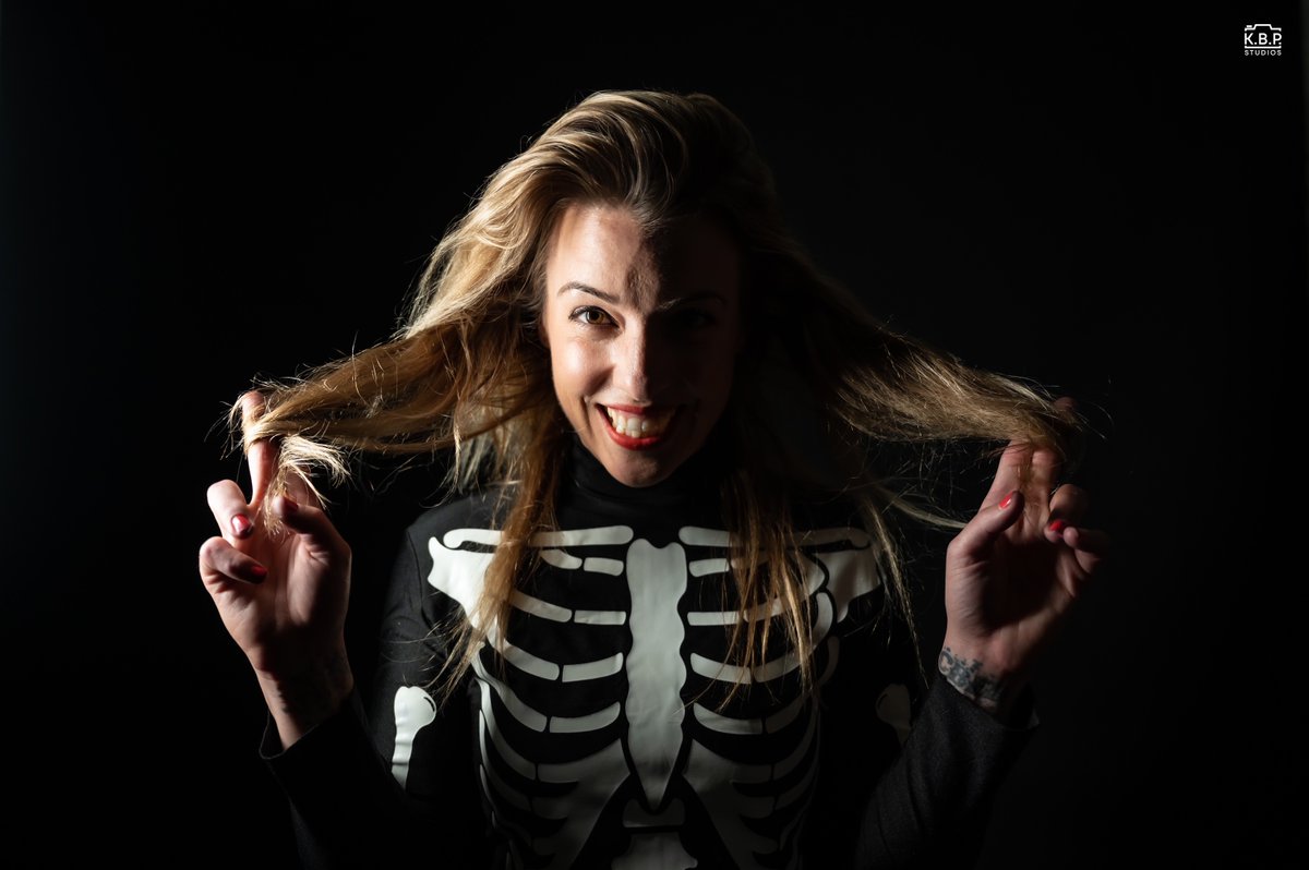 KSHE95's tweet image. SHAKE YOUR BONES tonight on Monday Night Metal! Yes! KSHE gets heavy AF every Monday 9p-12a with @lernvsradio  (Your neighbors will love it, too!)

Join the Monday Night Metal facebook group here: facebook.com/groups/mondayn…

Get your own MNM shirt: 
ksheschtuff.com/collections/all