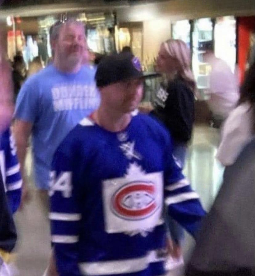 spittinchiclets's tweet photo. Biz showing up for tonight’s stream
(📸: slapshot/IG) https://t.co/JZI7j8FGEg