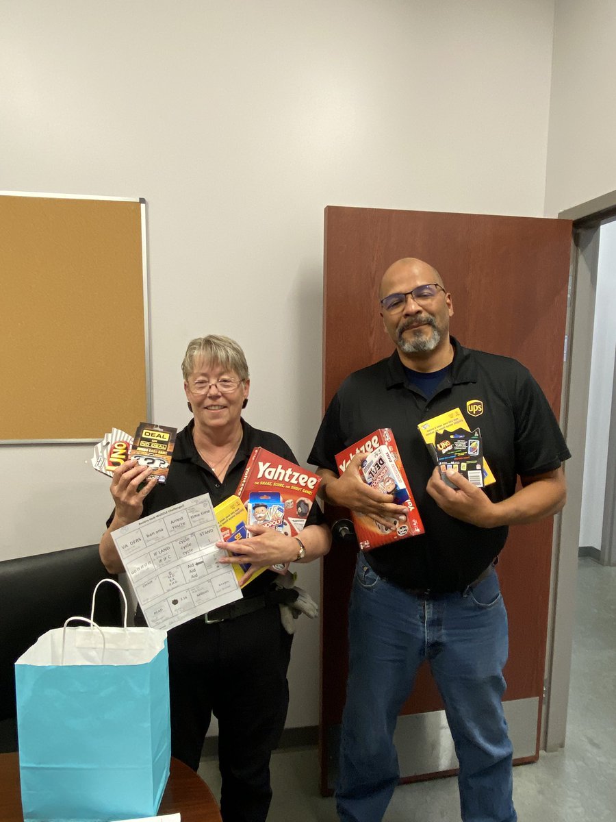 HRFelix65's tweet photo. Aurora Twilight started PT sup appreciation week with Rufus and Gail wining the Wuzzle Puzzle game.  They are taking home a card/board game basket  #ptsupsrock @CharlieBeswick @jeffhodges_ups https://t.co/KKJu8K0miJ
