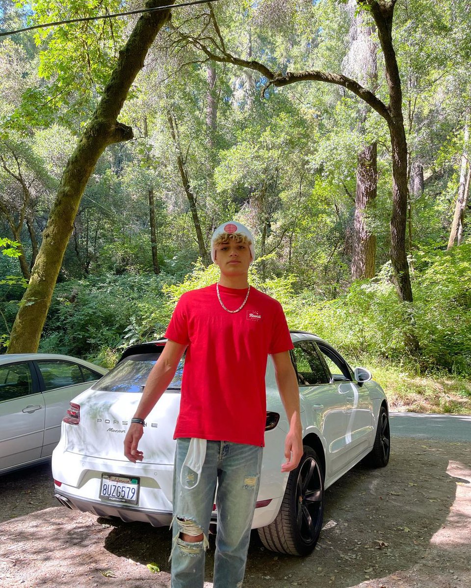 Redwoods 🌲
IG: instagram.com/patrickmheaney
FB: twitter.com/patrickmheaney
Videos: youtube.com/patrickmheaney
SOCIAL MEDIA: linktr.ee/patrickmheaney
#patrickheaney #calivibes #redwoodtrees #roadtrip #nature #teeninfluencer #pch #california #HeritageGrove #RedwoodPreserve