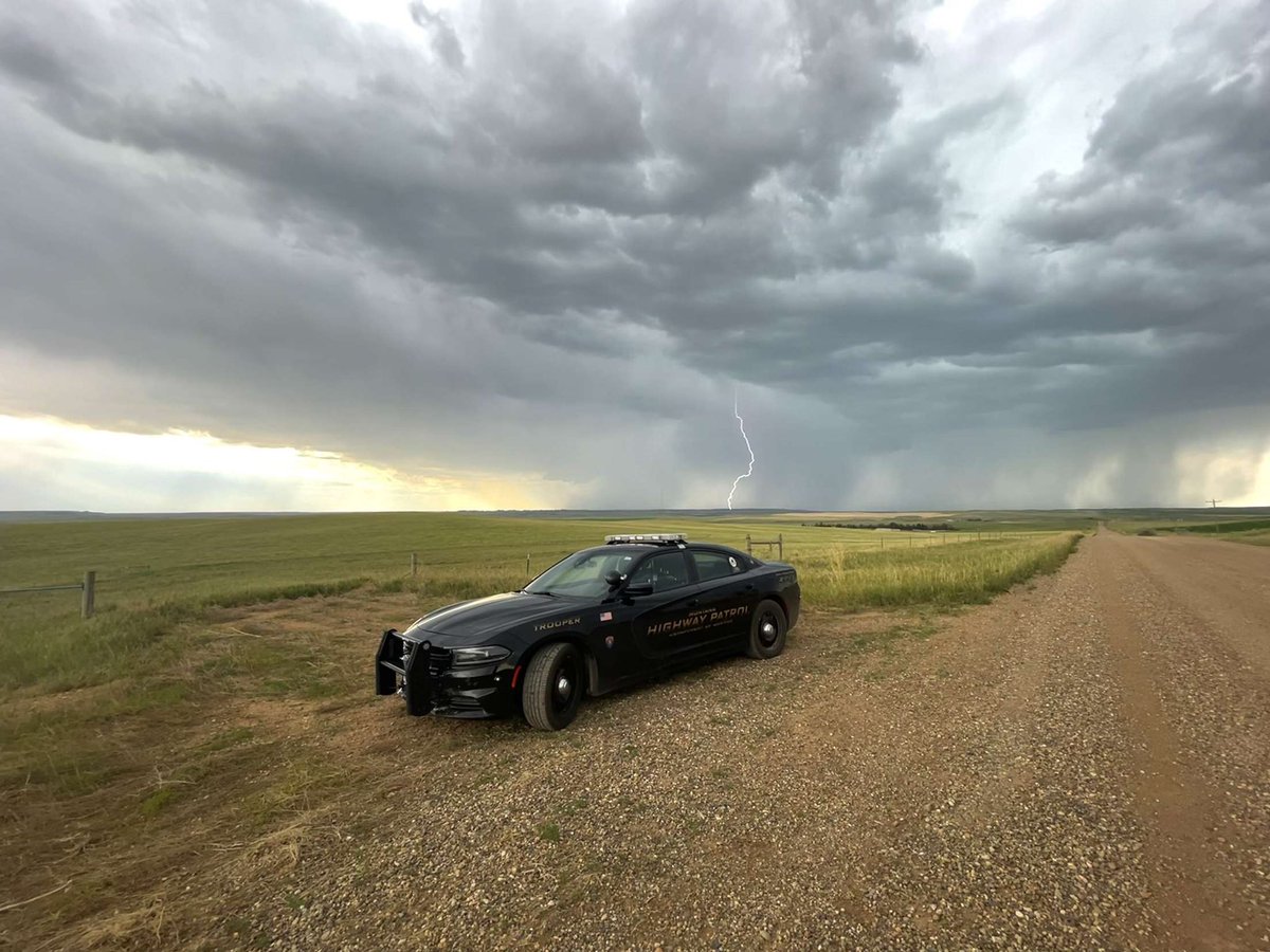 TrooperTEvans's tweet photo. Trooper Wilson captured this awesome shot near Lambert, MT. Figured I’d share with all of you too! 🌩🌩
#Lightningstrikes #montana https://t.co/4mRhS8UVO6