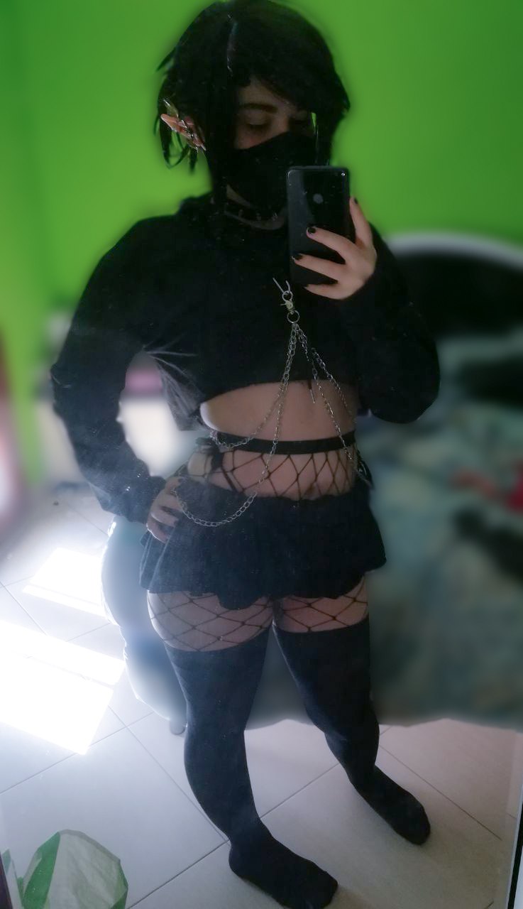 Sarinyx on X: Yo bro, what's up? You don't like my outfit? C'mon dude,  it's perfectly cool for punch some punks 👉🏻👉🏻 #femboy #ThickBoy #boy # thick #tummy #belly #goth #black #Thighs #fishnets