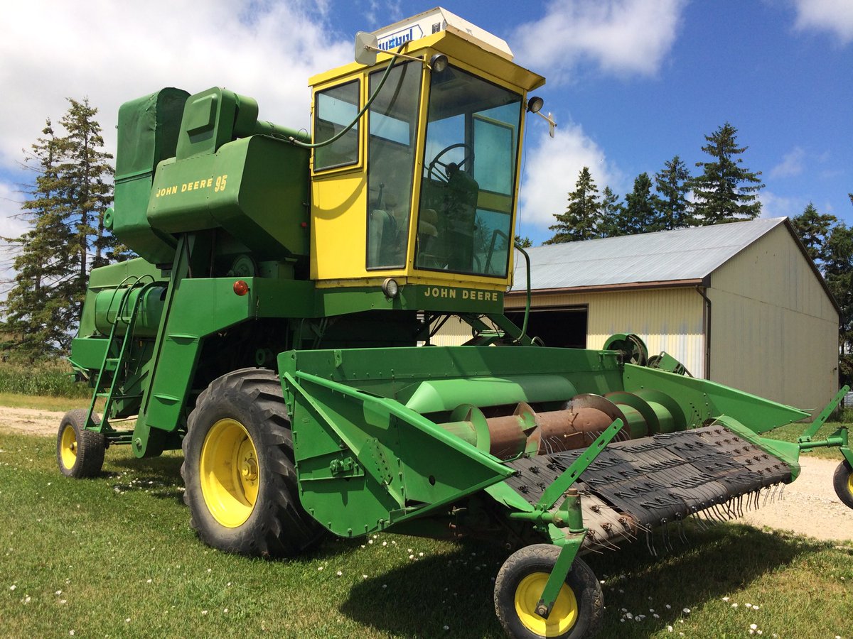 keithburns61's tweet photo. #antques #johndeere 95 arrived today from Saskatchewan !! Ready for winter wheat 🌾. #harvest21. https://t.co/yOfLkTQyWo