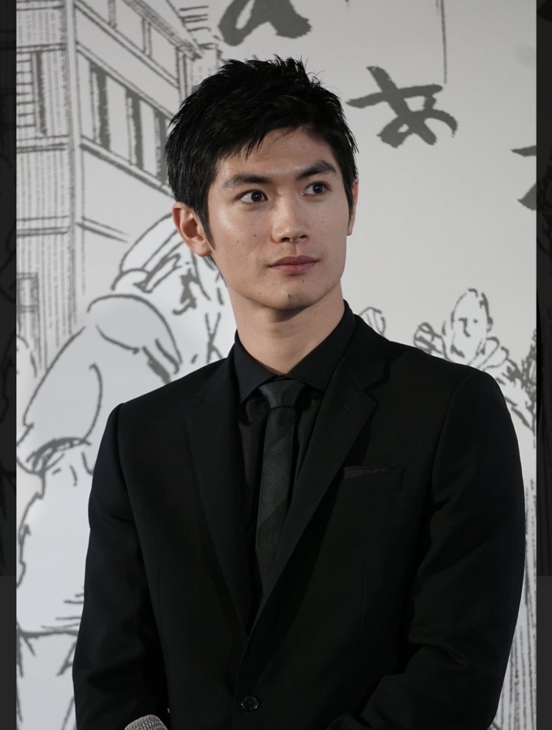 Twitter 上的 ゆーみん 佐藤健が22 日曜劇場 大地の子 に出るという 中国語も話せる 春馬だったらと そう思うドラマや舞台がどんどん春馬の存在をなかったかのように日常は動いてる 寂しい 誰にもできないカメレオン俳優の凄さを世間は評価しないのか