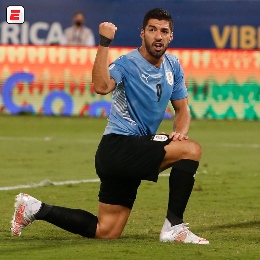 ESPNUruguay's tweet photo. Tabárez pone en el banco a Luis Suárez. 

¿Estás de acuerdo con la decisión del Maestro? https://t.co/kl6aQIl4VZ