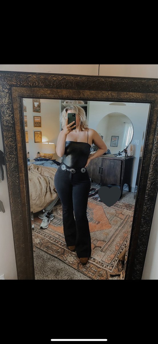 sunshineemolls's tweet photo. won't lie we were obsessed w the fit for dirty honey ! https://t.co/8V7Y9T4Bww