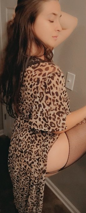 Feeling frisky 😘💋❤ https://t.co/IjL2ZncYBV