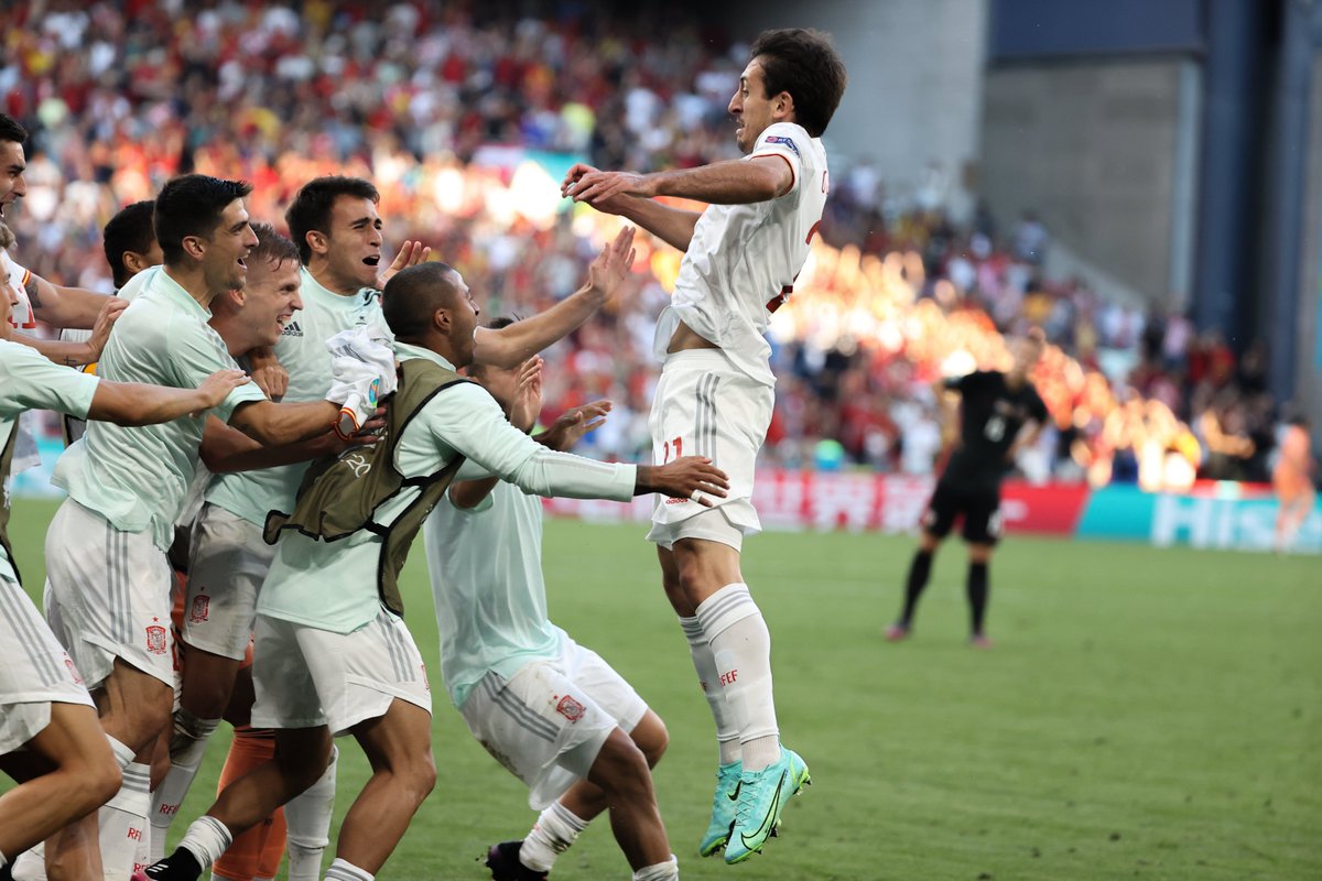 SEFutbol's tweet photo. 📸 Nos vamos a la cama recordando momentos que ya son inolvidables.

😴 ¡¡BUENAS NOCHES!!

#SomosEspaña 
#EURO2020 https://t.co/iUbarYFaom