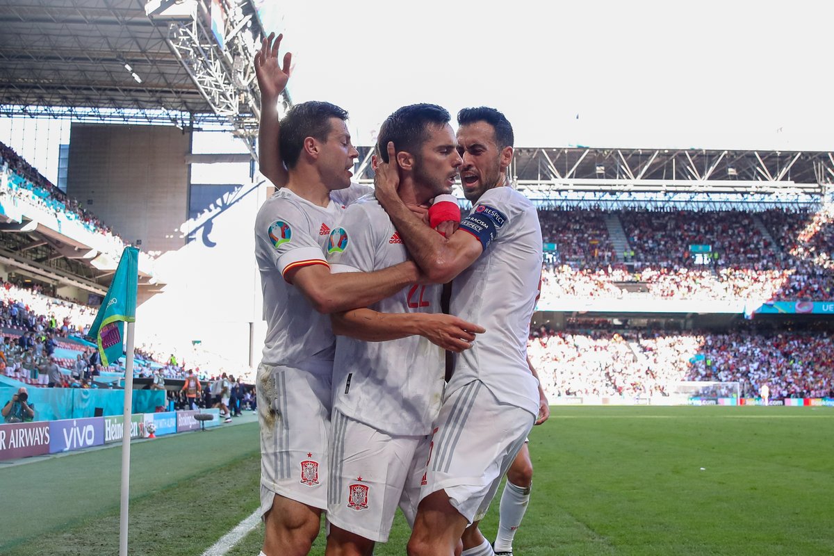 SEFutbol's tweet photo. 📸 Nos vamos a la cama recordando momentos que ya son inolvidables.

😴 ¡¡BUENAS NOCHES!!

#SomosEspaña 
#EURO2020 https://t.co/iUbarYFaom