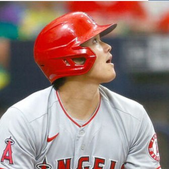 大谷翔平、2戦連発の26号！
ヤンキー・スタジアムで自身初の一発
日本時間29日、敵地でのヤンキース戦に
「2番・ＤＨ」で出場。
27日のレイズ戦から2試合連続となる26号本塁打を放った。
月間自己最多本塁打数を更新する
6月11本目のアーチ。メジャー日本人選手の月間最多13本塁打も視野に入ってきた。