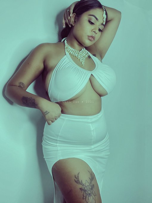 Watch Oasi Das's leaked NSFW photo on TwXstars