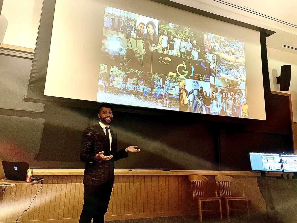 BacteriaHunter's tweet photo. What a day!! Congratulations to the greatest scientist, advocate, and friend a person could ask for! We are all so happy for you and proud of you, @gaybemoore, or as I like to say, Dr. Moore! https://t.co/n8jL8ad1Z1
