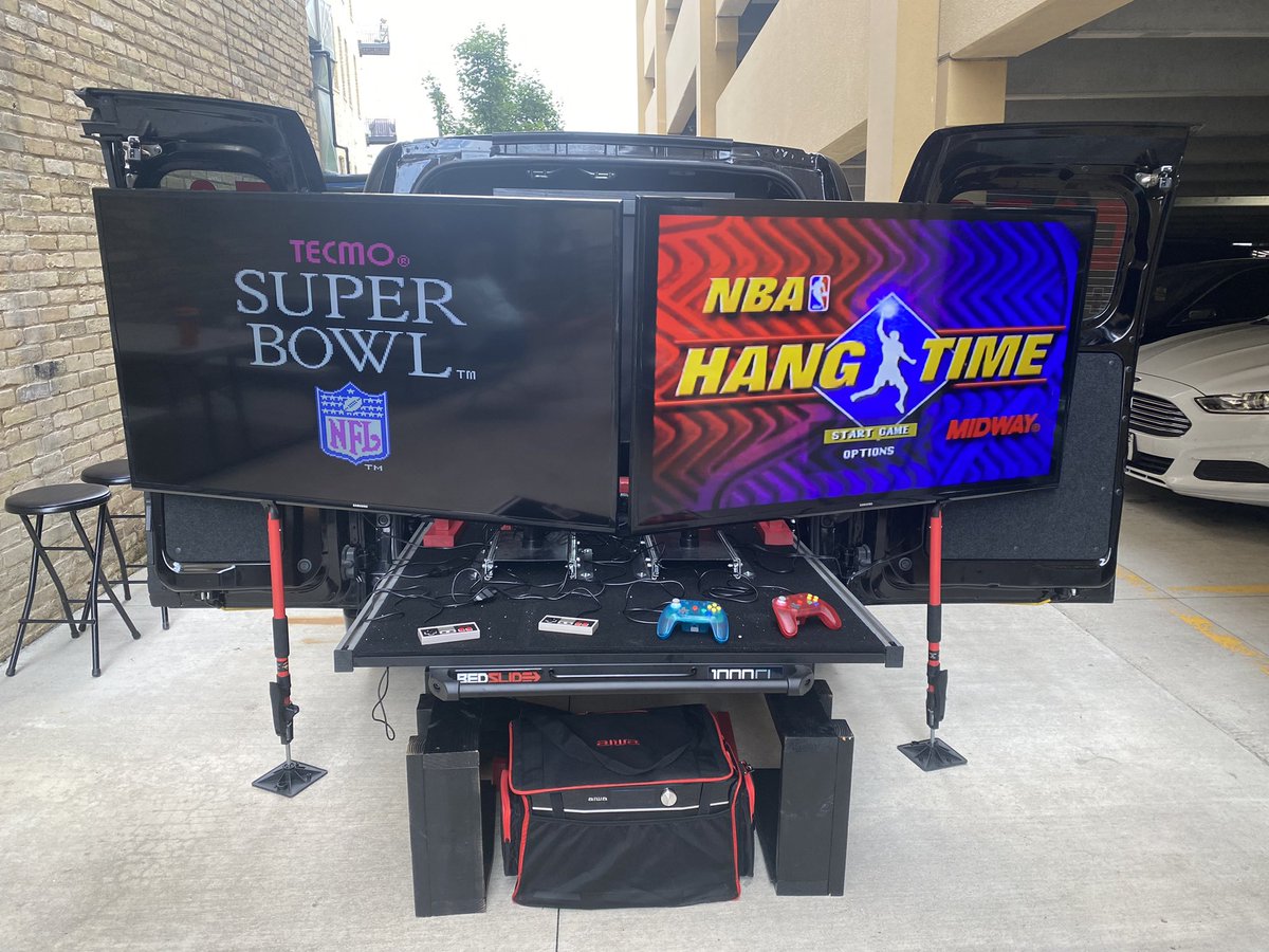 CARCADEgames's tweet photo. Game on!! @ExploriumBrew @ThirdWardMKE
#PARKandPLAY #AnywhereArcade #PopUpGaming https://t.co/mde6WVeXGS