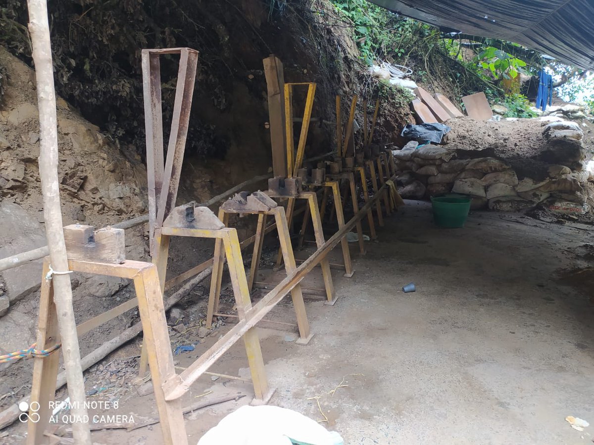 CarabinerosCol's tweet photo. Se intervinieron 15 Unidades productoras mineras, se incautaron 22 motores, 04 motobombas, 78 granuladores y 3600 gramos de mercurio, que afectaban el acueducto municipal, el cual era objeto de captación ilegal del agua. #UNIMIL https://t.co/b69EztFYHX
