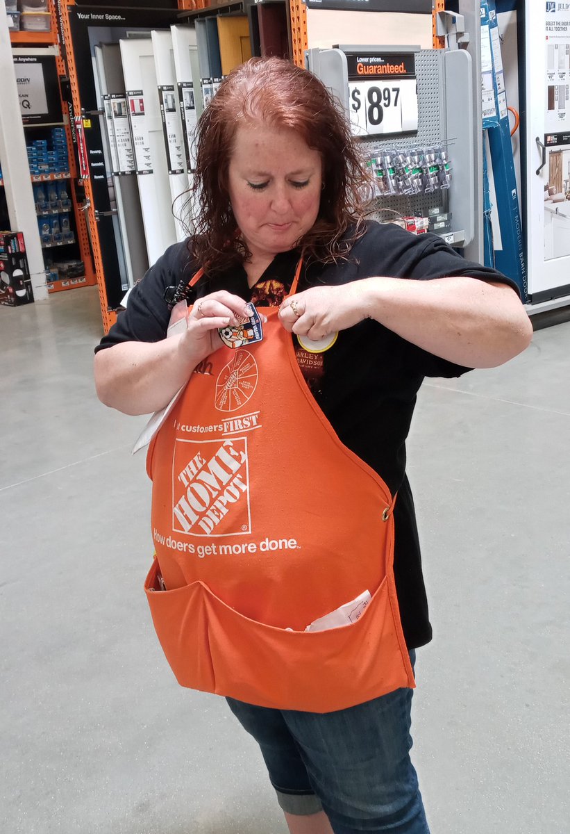 Super excited and focused to put on her 1st badge. 3 weeks with HD and she already bleeds orange. Great Job Sarah last week and on your development! <a href="/bobsaniga/">Bob Saniga</a> @kathyraglin840 <a href="/chadgee1/">Chad Galombeck</a>