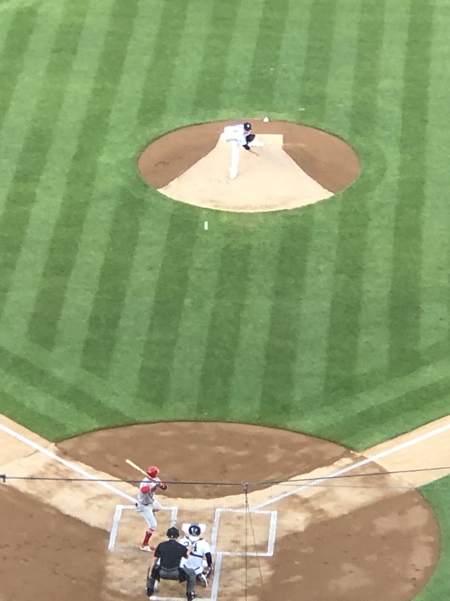 KingcougarMike's tweet photo. 2-2 after 2 @eddiesofficials @EPLSB @QuarterRico @sportsroadtrips @johnnysfgiants @JorgePanBlanco3 @Sports_JoeG @JeremyKahn1 @JohnnyKamen #DylanBundy just took ill @Angels .vs @Yankees #MLB 78 w @royaltytoursusa MikeAbrams AndreaFume 9K -95 https://t.co/ay178YmlG6