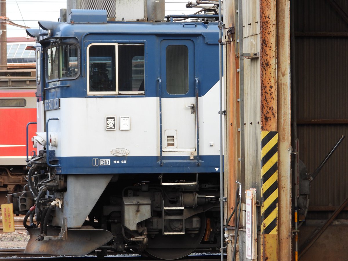 Astronomy_Train's tweet photo. EF64-1013 @ 吹田機関区
先日の様子。
EF64-1013が吹田機関区にいました。
#EF64 #吹田機関区 #NIKON #P10000 https://t.co/ueOF0B2eIh