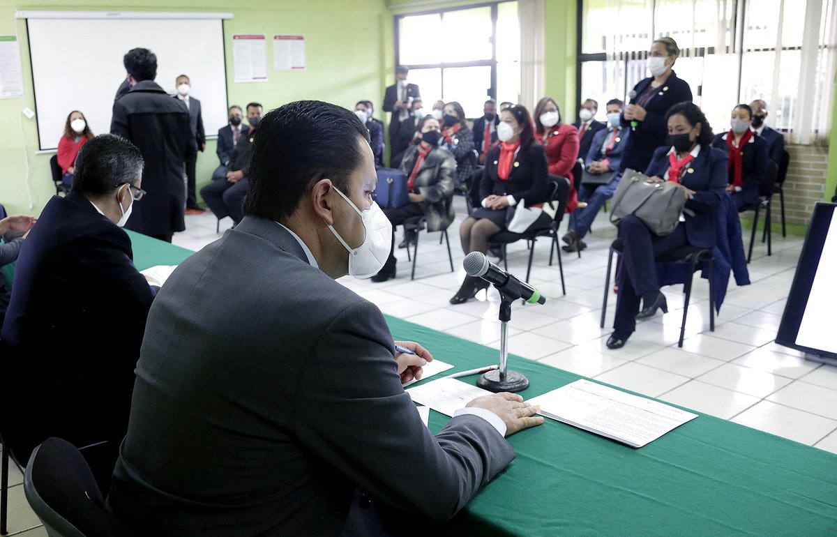 geramonro05's tweet photo. Ante Directores Generales de los 83 Centros Educativos del @COBAEMex, reiteré el interés del Gobernador @alfredodelmazo por fortalecer los indicadores académicos de educación media superior, y seguir impulsando el uso de plataformas digitales. 
@israeljeronimol
@SeducEdoMex https://t.co/jkazrOQhfQ
