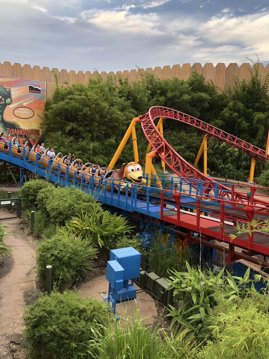 Sending a big thank you and #castcompliment to Heather, Natasha and Kaitlyn for making my daughter’s Slinky Dog dreams come true! <a href="/WaltDisneyWorld/">Walt Disney World</a> #disneyworld #disneymagic