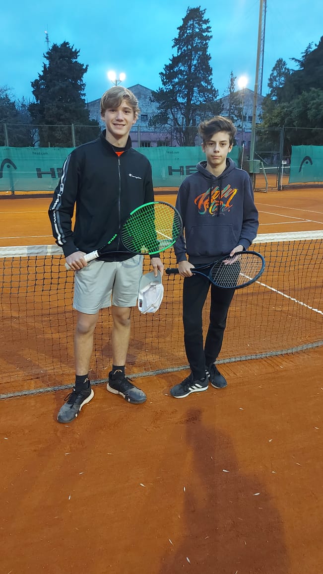 JUEGOS BONAERENSE 🎾

Este fin de semana se jugaron los preliminares de la Etapa Municipal 💪🏻

🥎 Felicitaciones a todos/as los que jugaron, se vienen las instancias finales.

@clubbanadeok #JuegosBonaerenses #Banade #Tenis #EtapaMunicipal