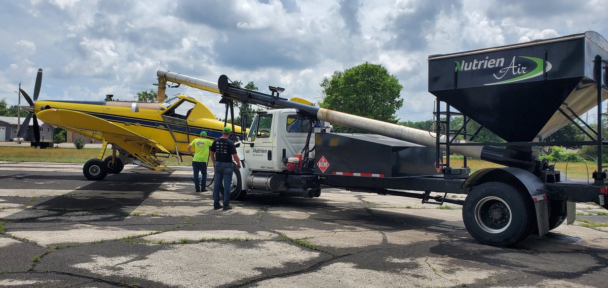 #Topdress season for #KleinEngelkeFarms near #Shullsburg #Wisconsin serviced by <a href="/NutrienAgRetail/">Nutrien Ag Solutions</a> #NorthernIllinoisWisconsin #Impressive