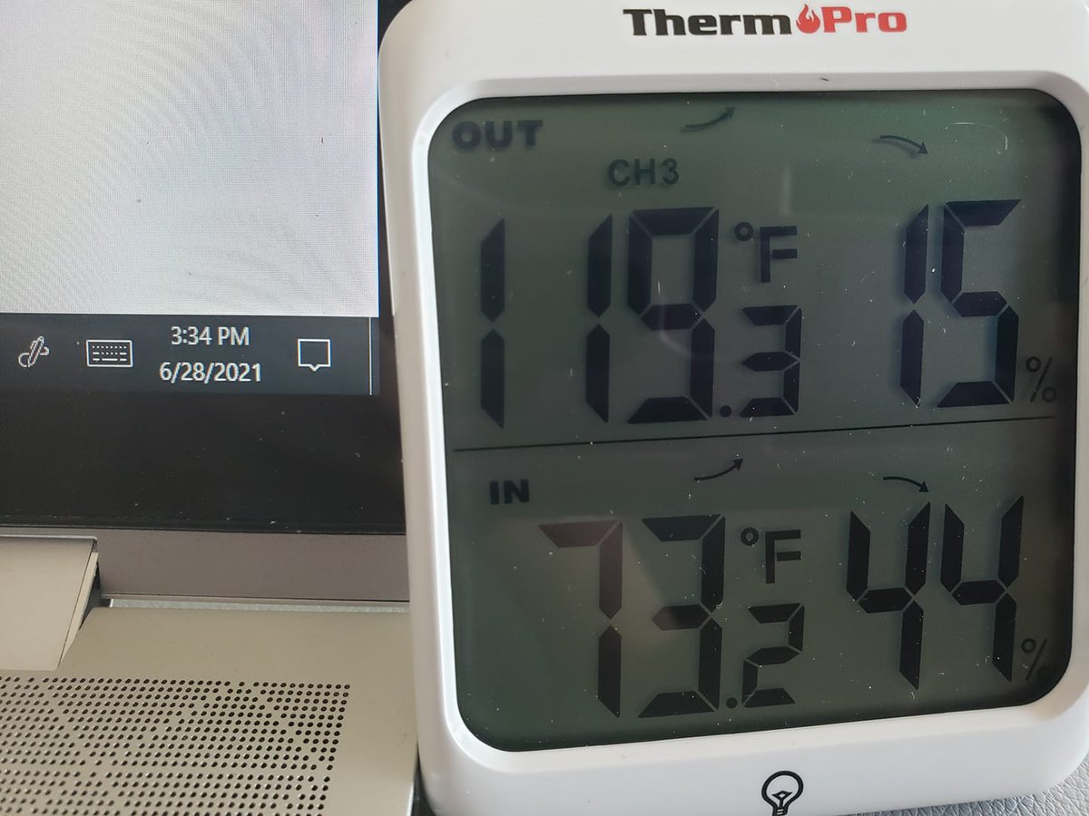 KDBask's tweet image. Bloody Hell, #Seattle!  Hope everyone is staying safe!  #heatdome