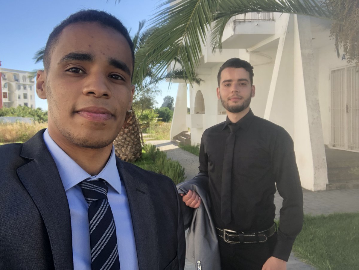 IriassuSan's tweet photo. Le jour de la soutenance
Plein de joie et de fierté 🤲
#FST
#FSTT https://t.co/EBC1nUTVEj
