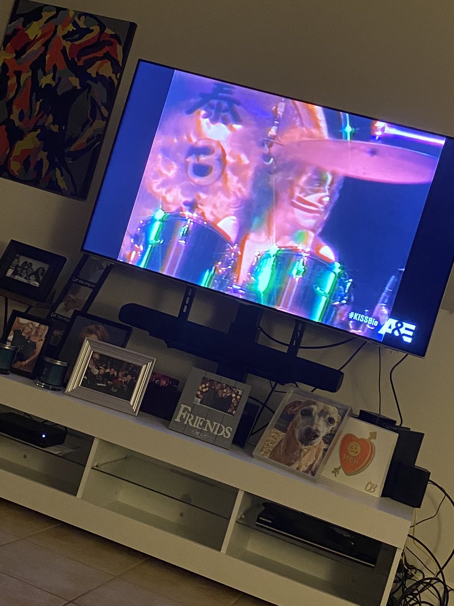 patsypdog's tweet photo. #kissbio? So damn good! https://t.co/yuiIBwltch