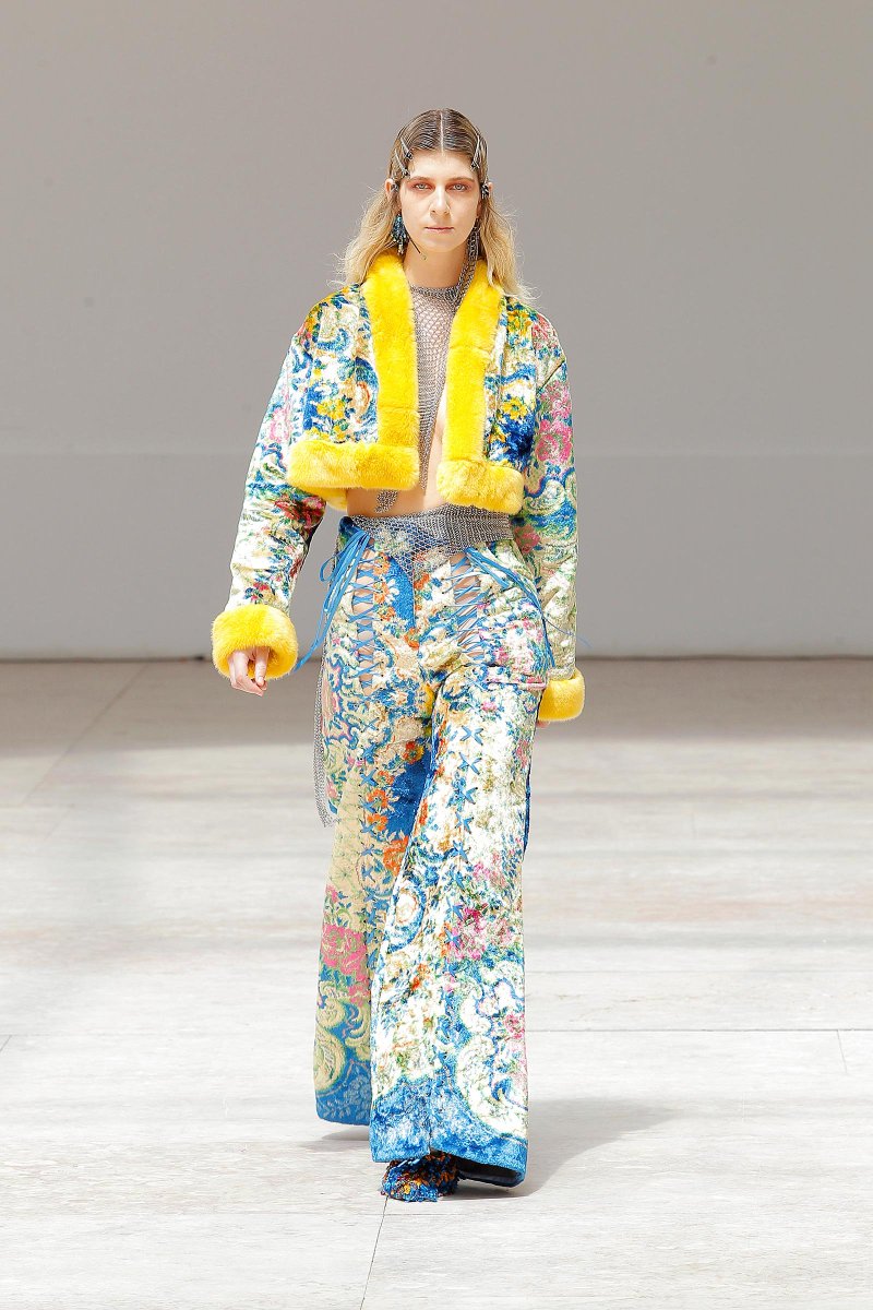 cyberglittter's tweet photo. béhen fw21 at lisboa fashion week https://t.co/nMQVJS03eb