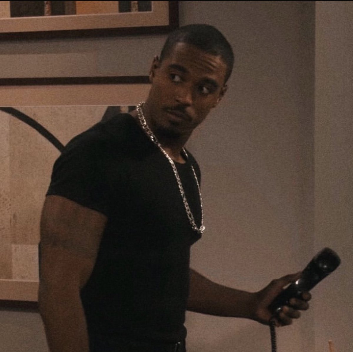 iam_theleah's tweet photo. Tupac or Merlin Santana fine asses 😍😭 #ripthem 😢 https://t.co/8RZ6gx08yM