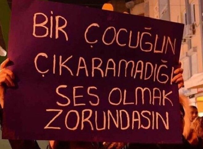 Bir çocuğun çıkaramadığı ses olmak zorundasınız!... Ses verin lütfen!...

7 ve 10 yaşındaki 2 çocuk cinsel istismara uğruyor... Mektup yazıyorlar, resim çiziyorlar... Kendi beyanları var... Ama sanıklar serbest... 

Delil mi yetersiz, suç mu hafif?

#elmalıdavası