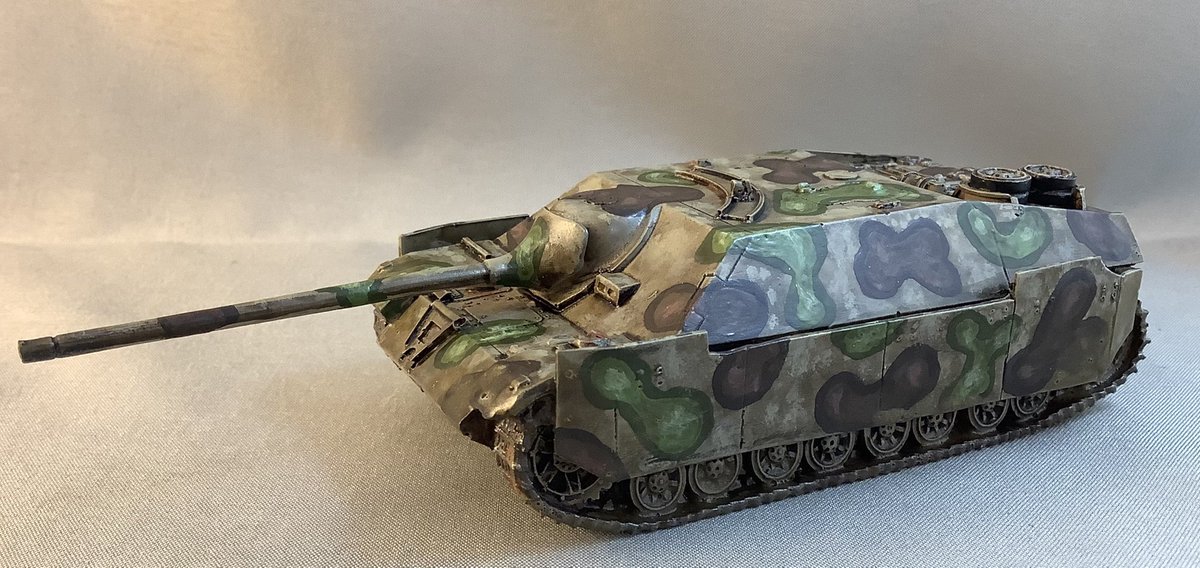 Oldwargamer's tweet image. Also completed today the #Jagdpanzer. Managed to get the camo to a point I liked. Also straightened the barrel. Thank goodness for Agrax Earthshade 😂😂
#wargaming #wargames #wargamer #WWII #Panzer #Tankdestroyer