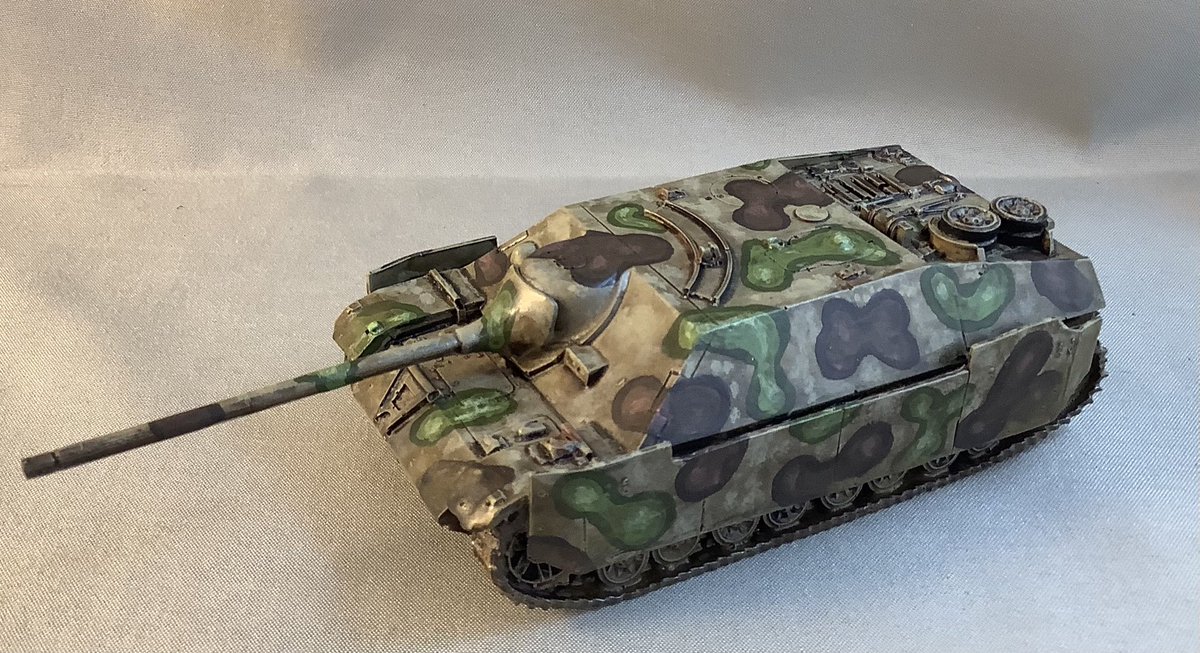 Oldwargamer's tweet image. Also completed today the #Jagdpanzer. Managed to get the camo to a point I liked. Also straightened the barrel. Thank goodness for Agrax Earthshade 😂😂
#wargaming #wargames #wargamer #WWII #Panzer #Tankdestroyer