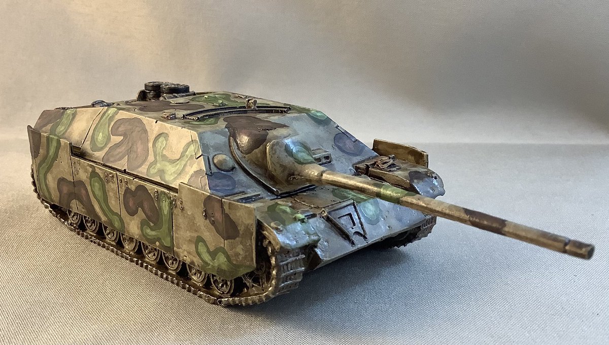 Oldwargamer's tweet image. Also completed today the #Jagdpanzer. Managed to get the camo to a point I liked. Also straightened the barrel. Thank goodness for Agrax Earthshade 😂😂
#wargaming #wargames #wargamer #WWII #Panzer #Tankdestroyer
