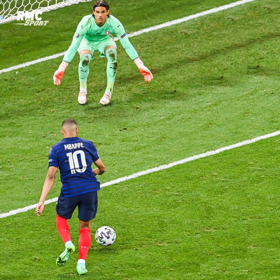 RMCsport's tweet photo. 🇨🇭🇫🇷 Si vous pouviez remonter un peu le temps dans ce match, vous allez où ? Au coup d'envoi pour démarrer en 4-3-3 ? Au face-à-face de Kylian ? La barre de Coman ? Le péno final ? https://t.co/OWtwt1N66i