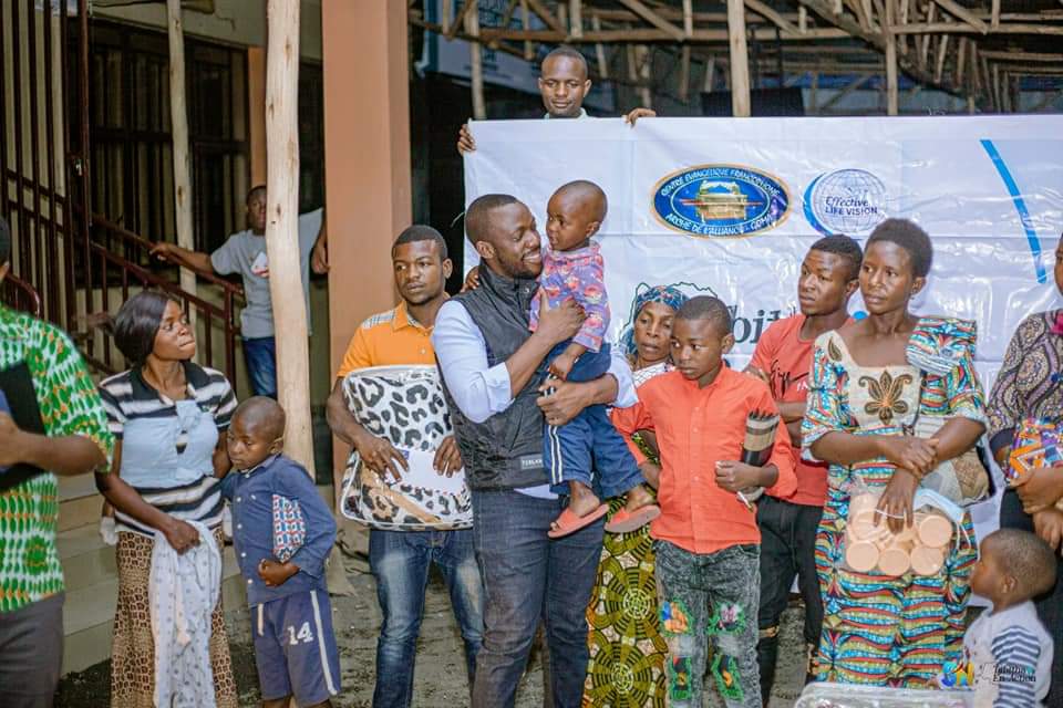 LamikaJoel's tweet photo. #GOMA: action de solidarité en faveur de nos compatriotes de #Buene.
Nous l'avons fait et c'est surtout grâce à vous: @DeniseNyakeru @Carbone_Icone @DidierBudimbu @MartinFayulu @Lord_Lombo #MichelBakenda, #MikeKalambay, @PatrickMuyaya et tant d'autres personnalités.
Merci 🙏 https://t.co/XZbY1BBpMu