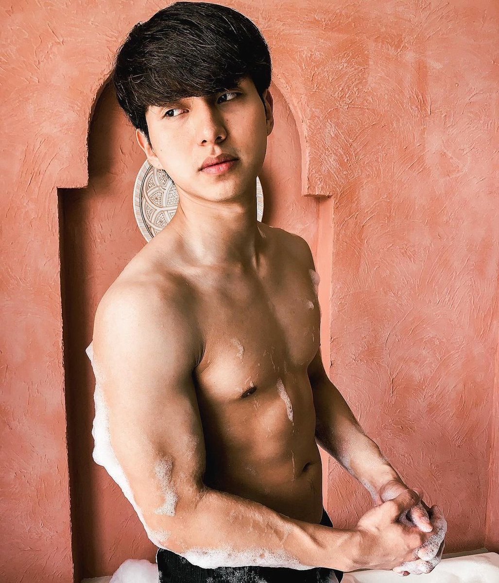 Take me down on one knee 🥵 

📸 <a href="/k2ken_/">k2ken_</a> instagram 
#k2ken #kenprarunyu #K2YG