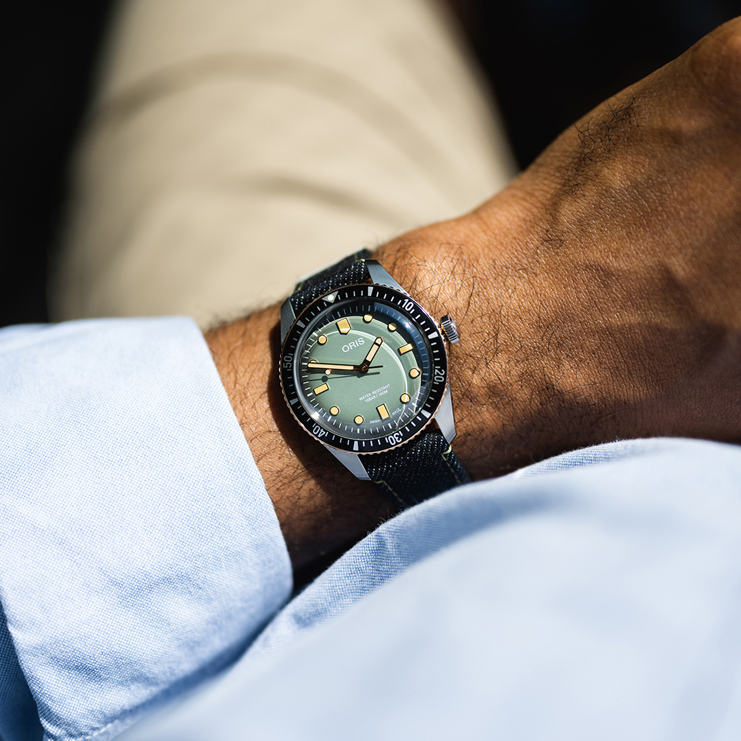 Oris_Japan's tweet photo. 【フォトコンテスト開催予告！】夏本番に向け、7月1日(木)～7月25日(日)23:59迄 フォトコンテスト実施します。皆様のお気に入りの過ごし方やコーディネートなどの時計着用写真に、以下のハッシュタグを付けて投稿ください。合計7名様に素敵な賞品をご用意しております！ https://t.co/BQGtVlZoBB