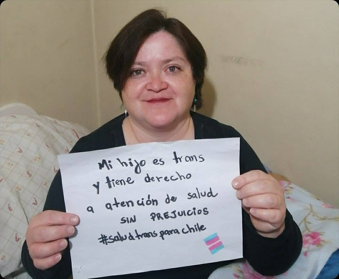 enffem's tweet photo. Resistiendo en una sociedad discriminadora y violenta contra lo que no entra en la norma.
Soñamos con una salud culturalmente formada para todas/os/es, con personas que se auto-eduquen y abandonen los viejos paradigmas hacia una salud feminista y respetuosa.
#Orgullo2021 #enffem https://t.co/nOW67Xzqb2