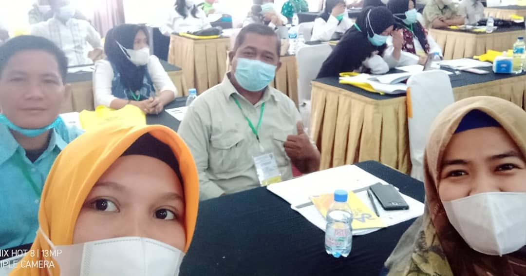 Merty73734082's tweet photo. Sosialisaai UU Nomor 11 Tahun 2020 tentang Cipta Kerja dan Peraturan Pemerintah Nomor 7 Tahun 2021 tentang Kemudahan. Perlindungan,Pemberdayaan Koperasi dan Usaha Mikro,Kecil dan Menengah Hari ke2
#penyuluhkoperasi 
#ppklkemenkop 
#ppklsumsel 
#ppklmuaraenim 
#aktivatorkoperasi https://t.co/KJoaZHKqgY