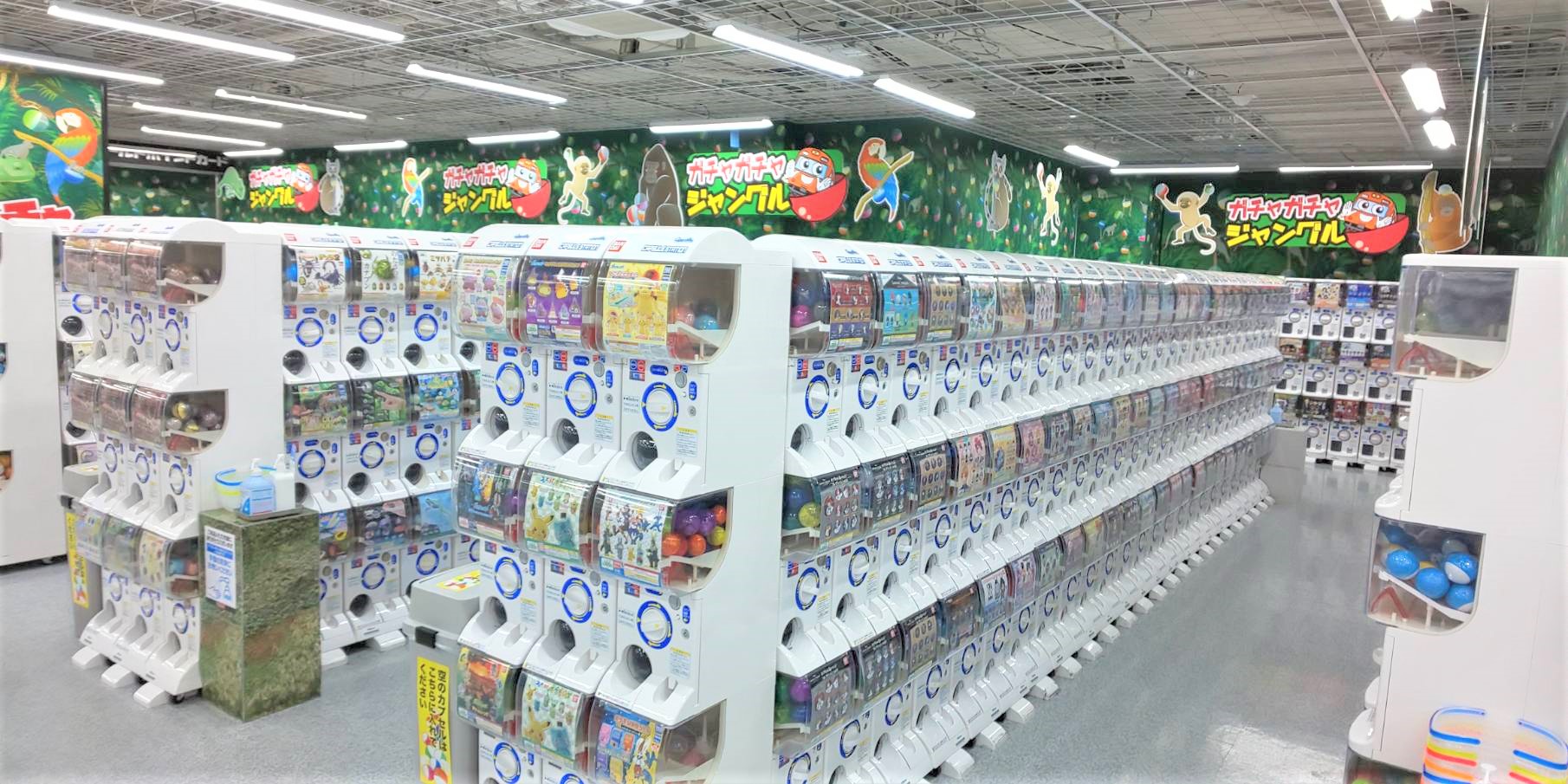 ヨドバシカメラ 梅田店 ヨドバシ梅田 5階の ガチャガチャジャングル コーナーがリニューアルオープン 関西最大級の カプセルトイ の中から お宝商品を探し出そう T Co Kkwxmt6ajx ベンダーマシン T Co O4qozqx510 Twitter