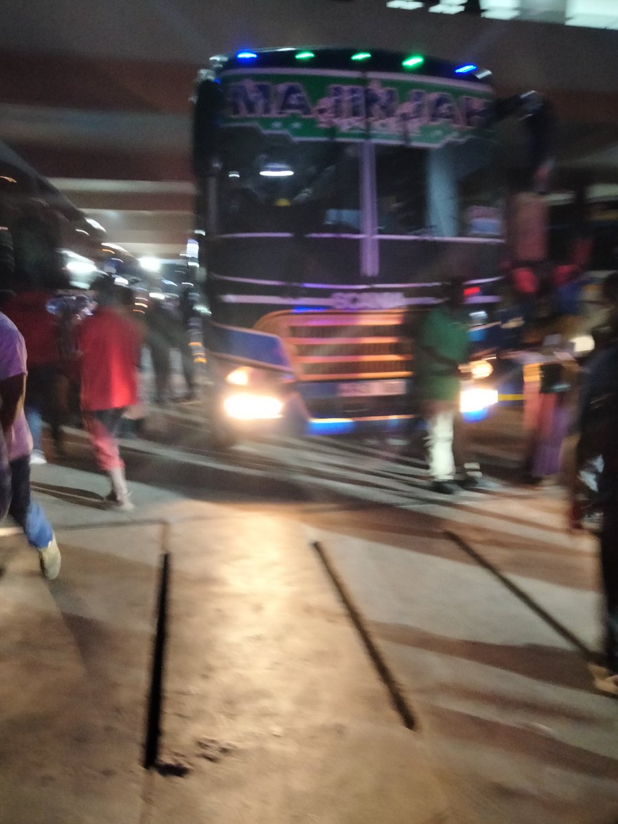 bajabiri's tweet photo. Huyu mdau ana #Vyuma vya kutosha tu.....@TBoundBuses https://t.co/yF5GncpZjI