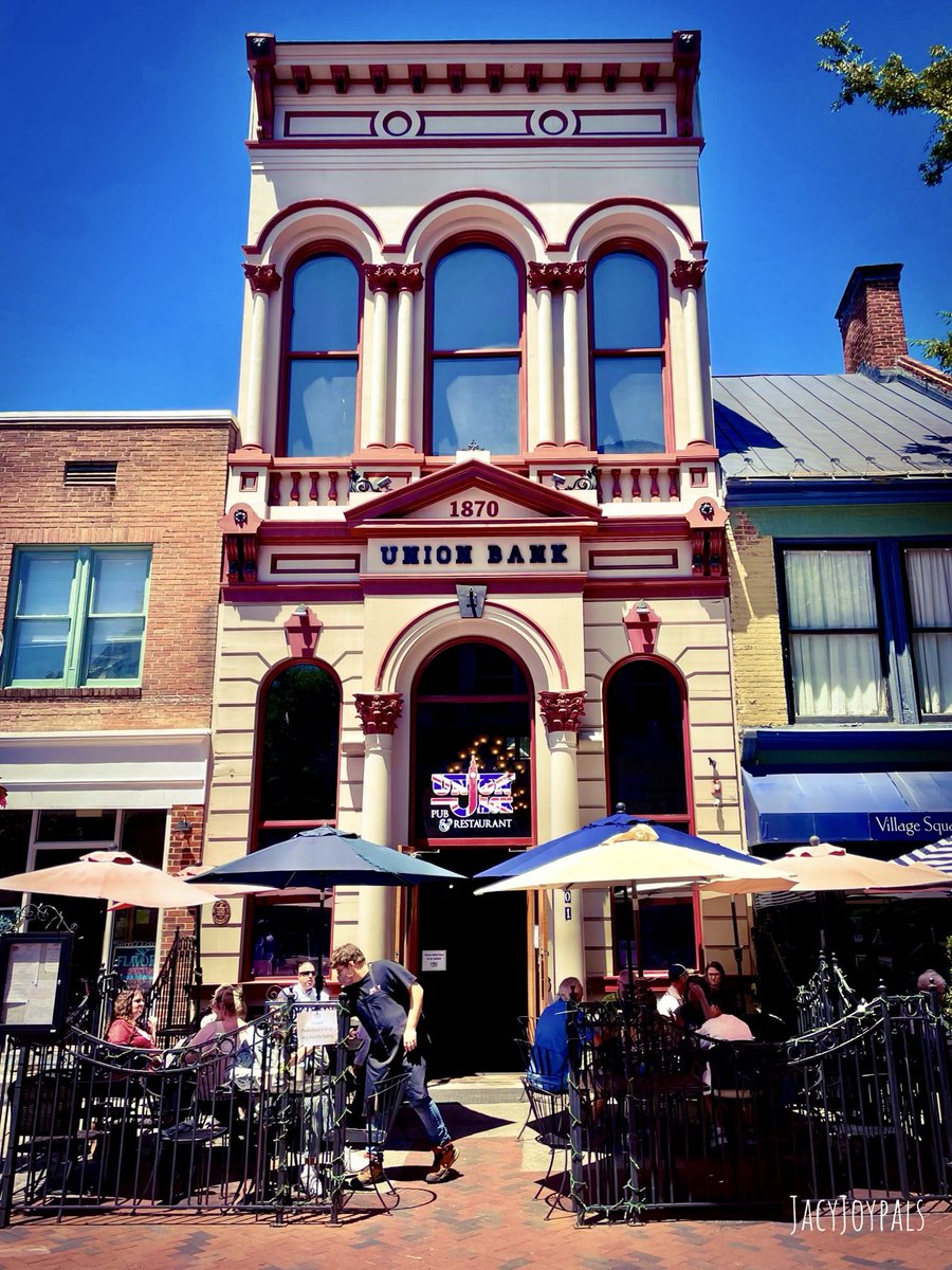 It’s a beautiful day for lunch and a stroll on Old Town Winchester Walking Mall.  Enjoy your day! #CityOfWinchesterVa #OldTownWinchester #winchesterva #wesupportlocalbusinesses #oldtownwinchester #winchesterwalkingmall #unionjack #unionjackpubwinchesterva