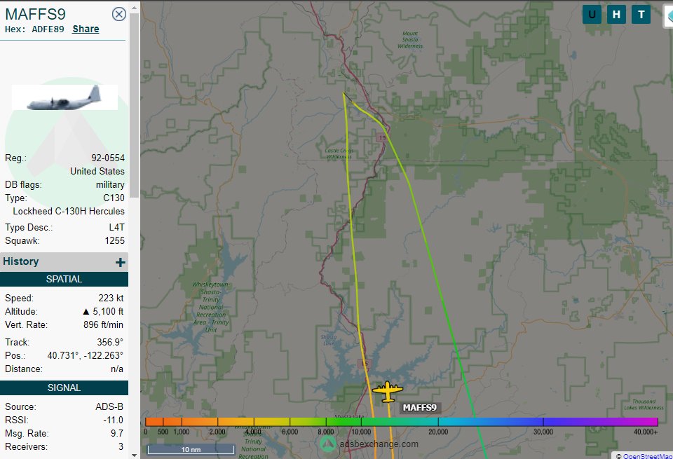 vcdgf555's tweet photo. MAFFS inbound to the #LavaFire around Mt. Shasta.

MAFFS9 is Modular Airborne Fire Fighting System-equipped C-130H 92-0554 #ADFE89. The system allows for any USAFR or ANG C-130 to drop water on forest fires. https://t.co/hHNlQDgPaB