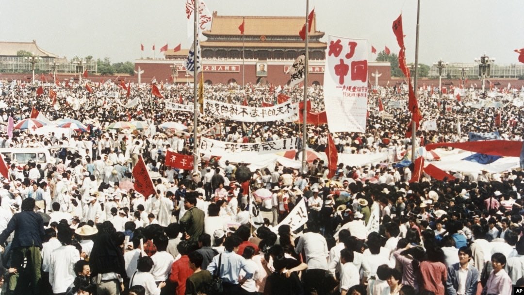 脑残小粉红们!你们跟着共产党起什么哄?好好去看看共产党的历史,建政以来杀了多少中国人!长春围城、三反五反、三年大饥荒、文化大革命、89年64大 ...