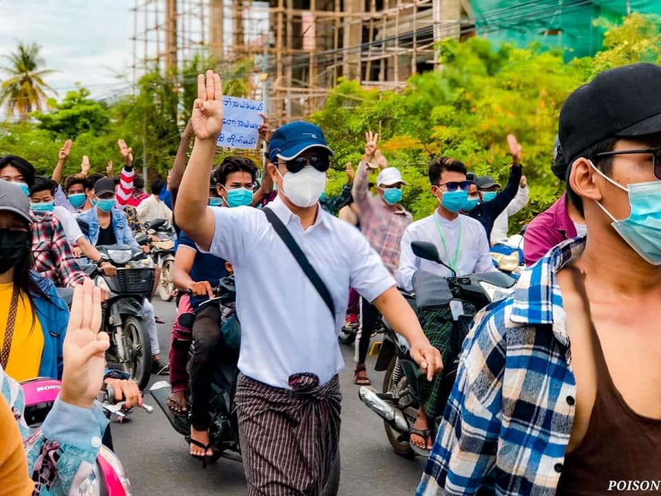 IrrawaddyNews's tweet photo. Young activists staged a rally against the military regime on a main road in #Mandalay on Tuesday. (Photo:CJ) 

#WhatsHappeningInMyanmar https://t.co/Er1NQGT0MC