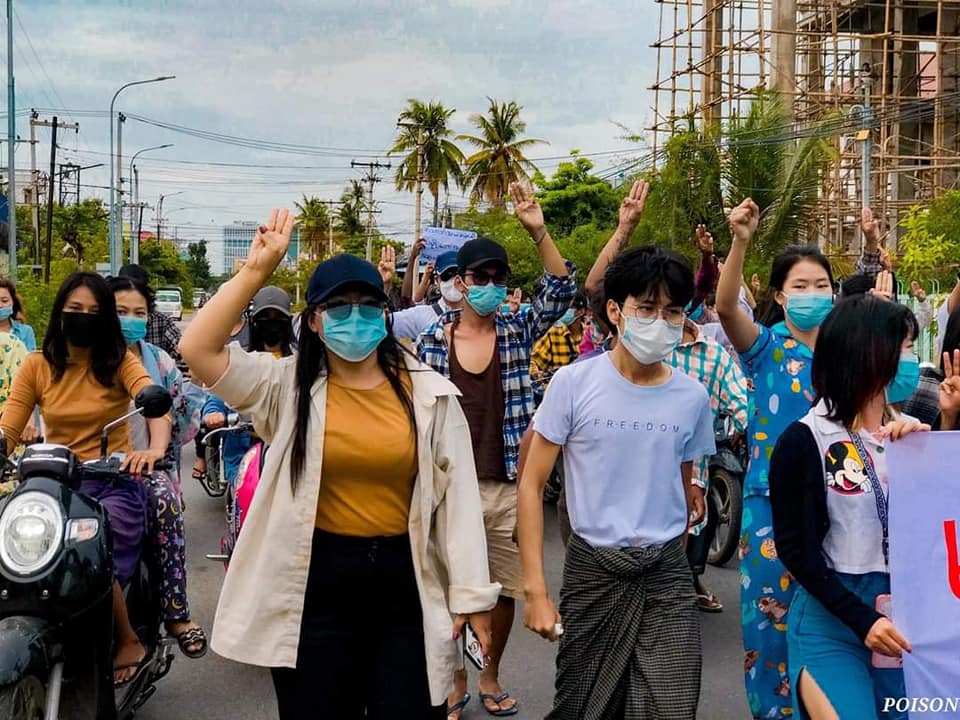 Young activists staged a rally against the military regime on a main road in #Mandalay on Tuesday. (Photo:CJ) 

#WhatsHappeningInMyanmar